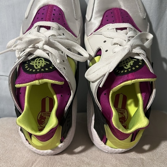 Nike 2021 Air Huarache 'Magenta' - Picture 6 of 8